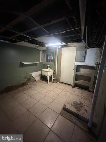 516 W CHEW AVE, Philadelphia, PA 19120