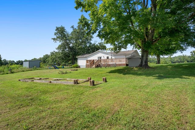 411 Purtle Rd, Lafayette, TN 37083