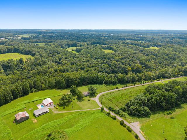 411 Purtle Rd, Lafayette, TN 37083