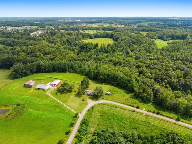 411 Purtle Rd, Lafayette, TN 37083