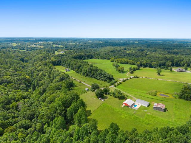 411 Purtle Rd, Lafayette, TN 37083