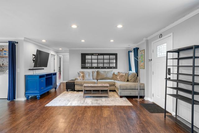 411 Purtle Rd, Lafayette, TN 37083