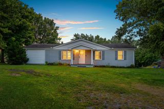 411 Purtle Rd, Lafayette, TN 37083