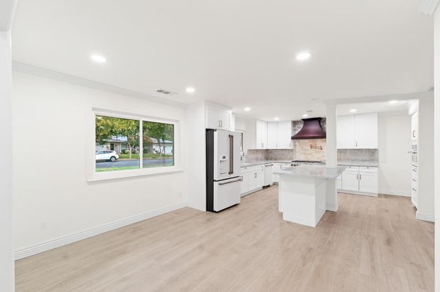 1345 W Escalon Avenue, Fresno, CA 93711