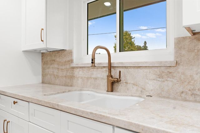 1345 W Escalon Avenue, Fresno, CA 93711