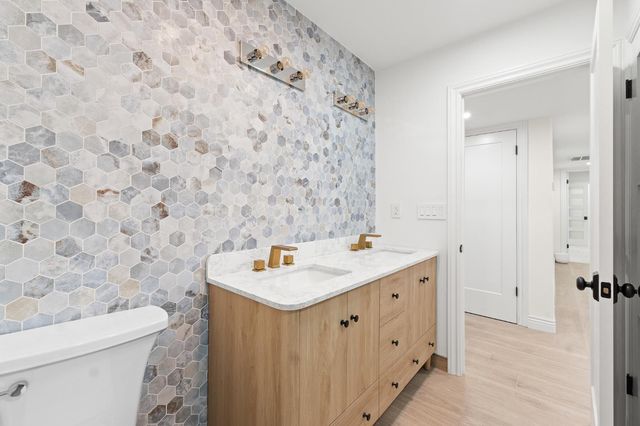 1345 W Escalon Avenue, Fresno, CA 93711