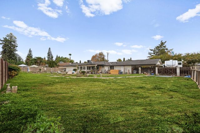 1345 W Escalon Avenue, Fresno, CA 93711