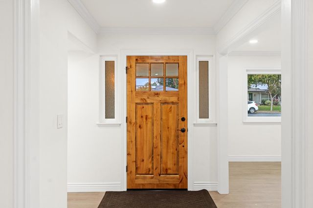 1345 W Escalon Avenue, Fresno, CA 93711