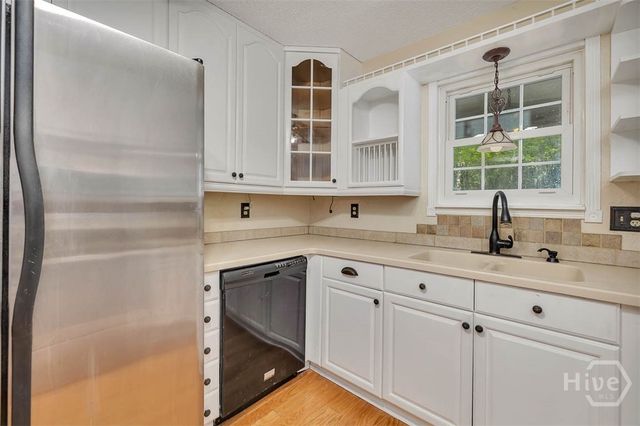 8 W London Hill Road, Woodbine, GA 31569