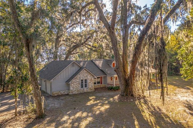 8 W London Hill Road, Woodbine, GA 31569