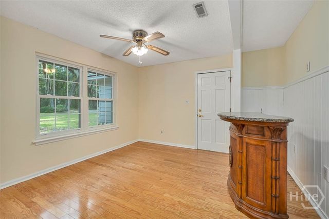 8 W London Hill Road, Woodbine, GA 31569