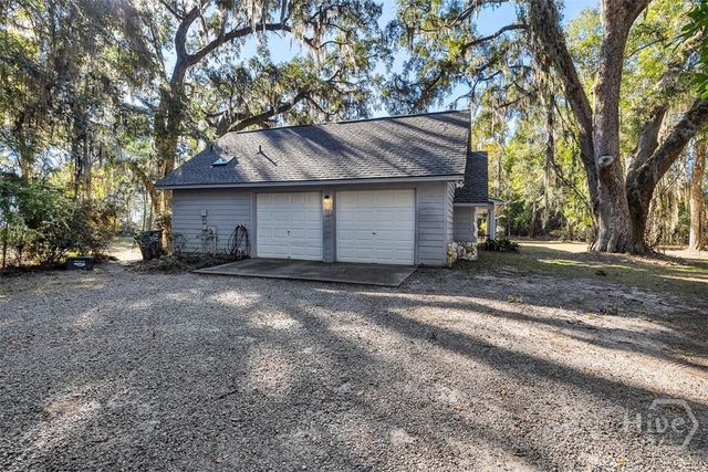 8 W London Hill Road, Woodbine, GA 31569