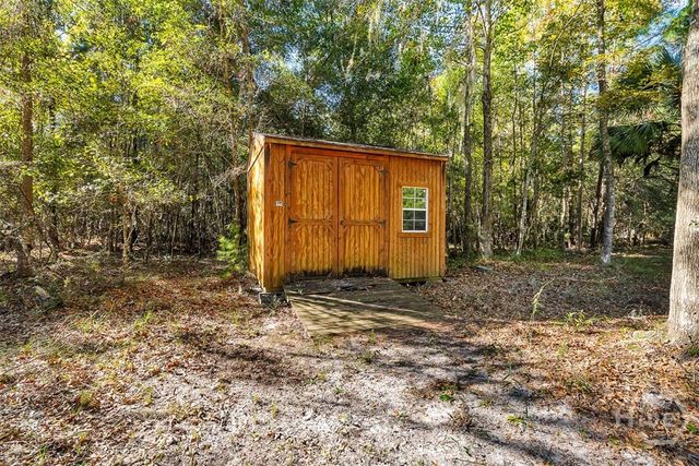 8 W London Hill Road, Woodbine, GA 31569