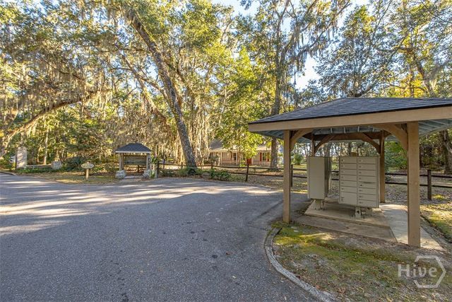 8 W London Hill Road, Woodbine, GA 31569