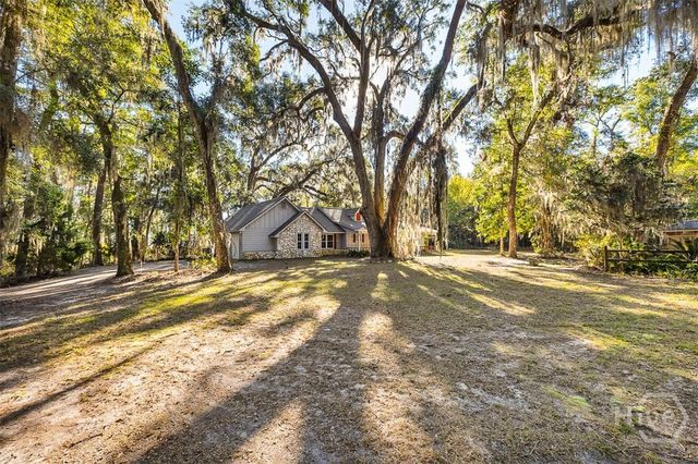 8 W London Hill Road, Woodbine, GA 31569