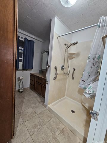 742-A Kaipii Street, Kailua, HI 96734