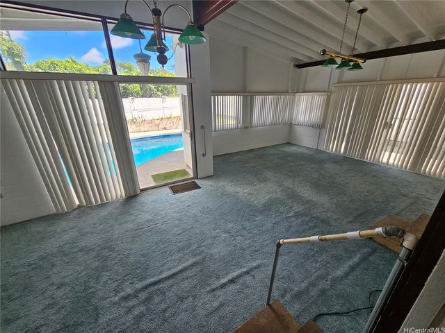 742-A Kaipii Street, Kailua, HI 96734