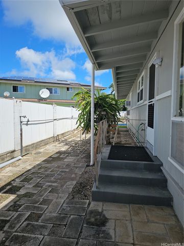 742-A Kaipii Street, Kailua, HI 96734