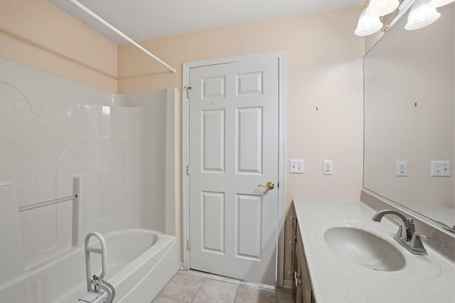 9735 Wildwood Court 1b, Highland, IN 46322