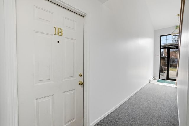 9735 Wildwood Court 1b, Highland, IN 46322