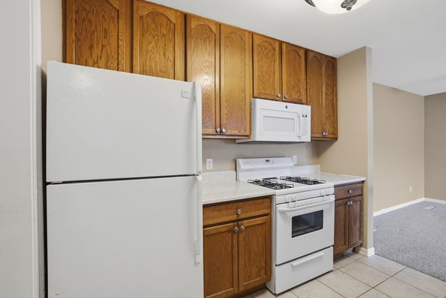 9735 Wildwood Court 1b, Highland, IN 46322