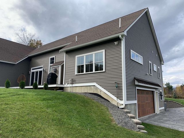 3 Labrador Lane, Hampstead, NH 03841