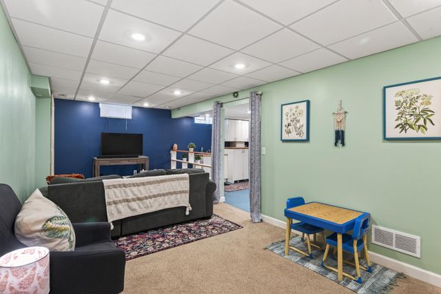 721 Parkway Drive, Saint Paul, MN 55106