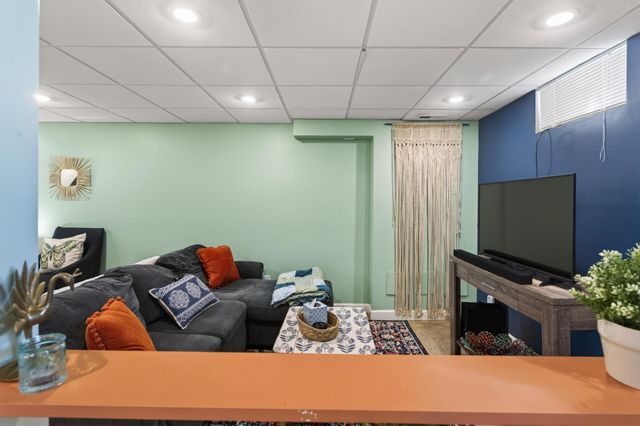 721 Parkway Drive, Saint Paul, MN 55106