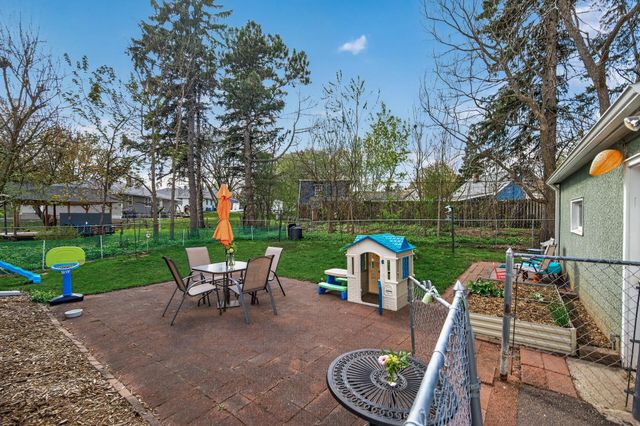 721 Parkway Drive, Saint Paul, MN 55106
