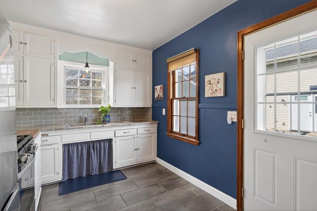 721 Parkway Drive, Saint Paul, MN 55106