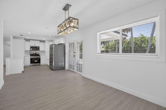 514 Riverside Drive, Palm Beach Gardens, FL 33410