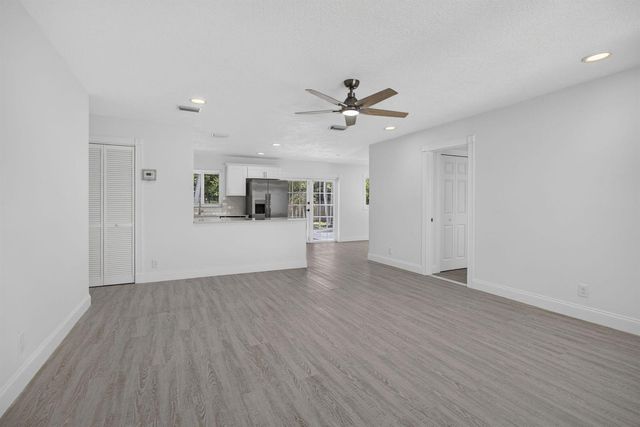 514 Riverside Drive, Palm Beach Gardens, FL 33410