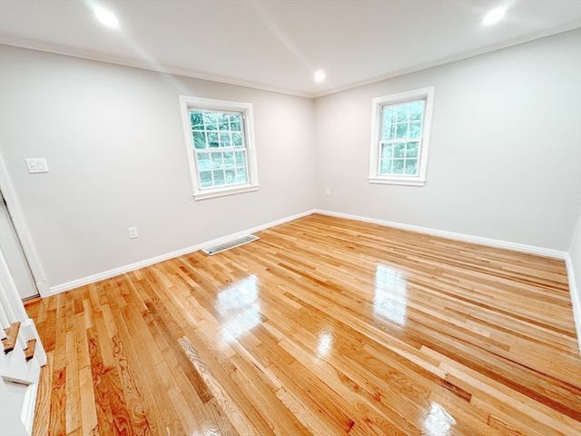 21 Bridge St, Beverly, MA 01915