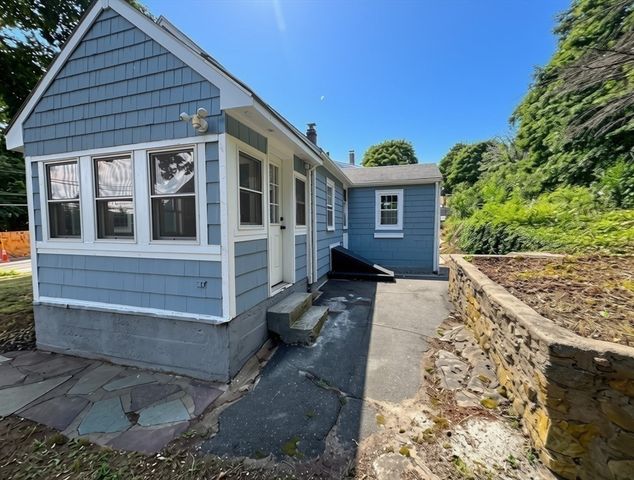 21 Bridge St, Beverly, MA 01915