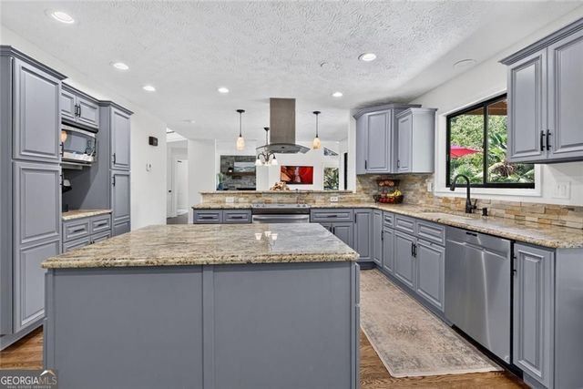 534 Adams Road, Fayetteville, GA 30214