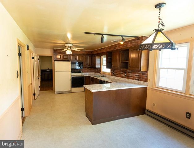 1929 HILLENDALE RD, Chadds Ford, PA 19317