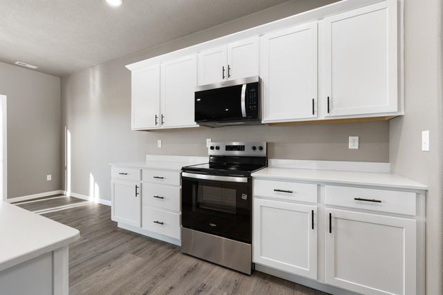 3704 45TH ST SE, Minot, ND 58701