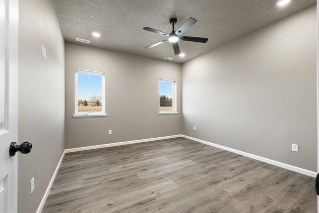 3704 45TH ST SE, Minot, ND 58701