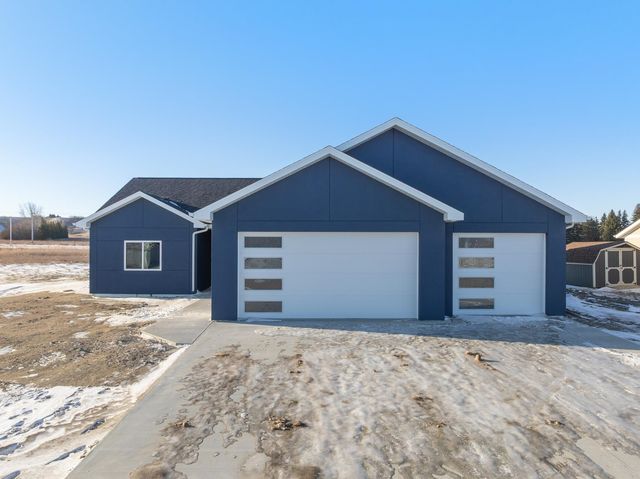 3704 45TH ST SE, Minot, ND 58701