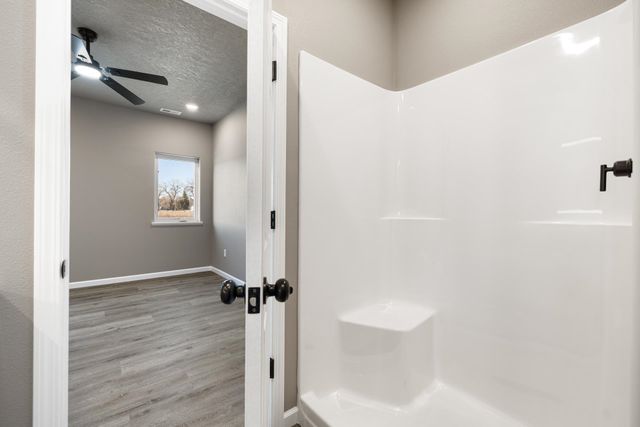 3704 45TH ST SE, Minot, ND 58701