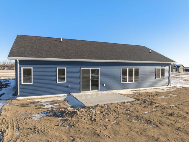 3704 45TH ST SE, Minot, ND 58701