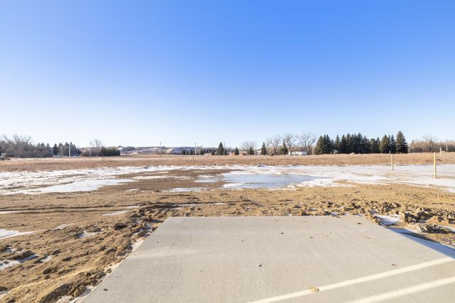 3704 45TH ST SE, Minot, ND 58701