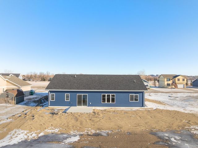 3704 45TH ST SE, Minot, ND 58701