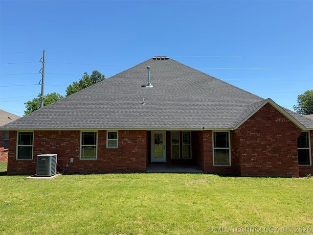 1403 S 9th Street, Mcalester, OK 74501