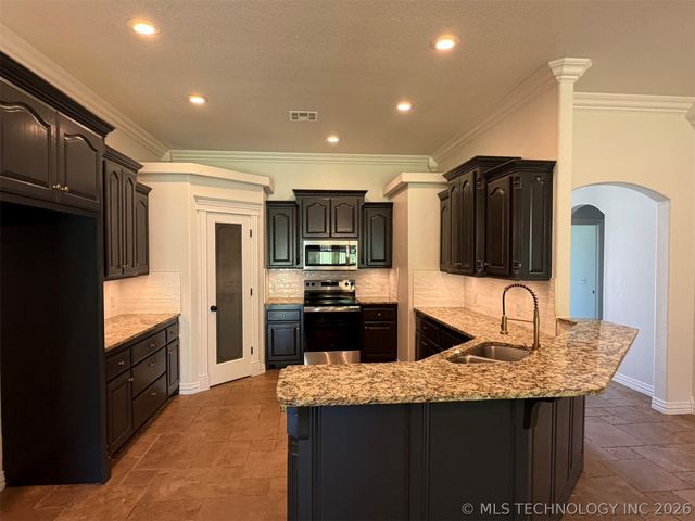 1403 S 9th Street, Mcalester, OK 74501