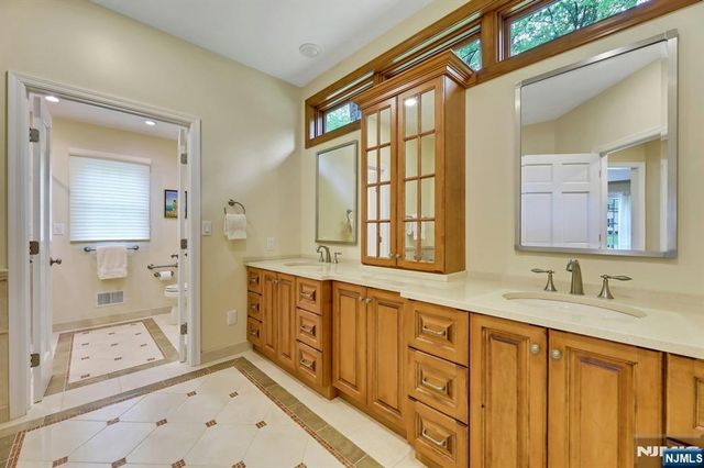 37 Longridge Road, Montvale, NJ 07645