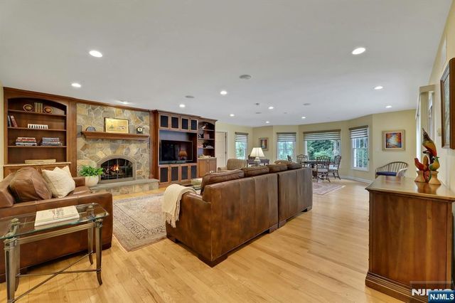 37 Longridge Road, Montvale, NJ 07645