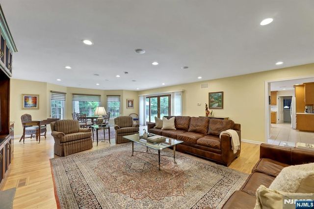 37 Longridge Road, Montvale, NJ 07645
