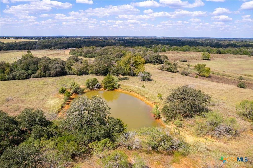 1945 County Road 443 Road, Waelder, TX 78959