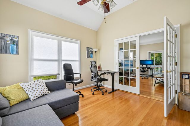 2 Stone Meadow Farm Dr, Shrewsbury, MA 01545